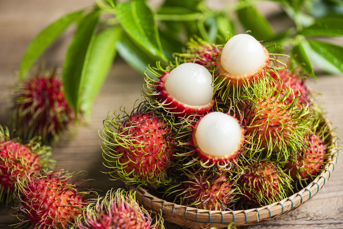 Rambutan Fruit: How to Cut and Eat Rambutans - 2022 - MasterClass