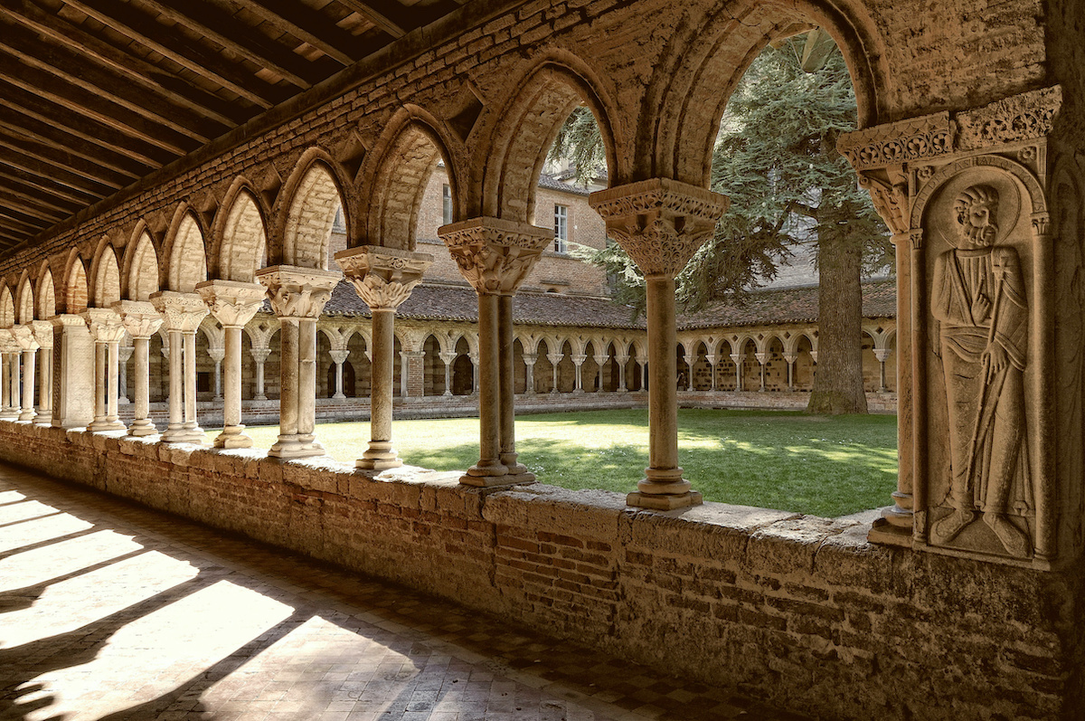 romanesque motifs