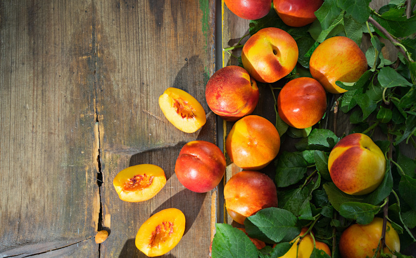 Nectarine vs. Peach How Do the Stone Fruits Differ? 2024 MasterClass