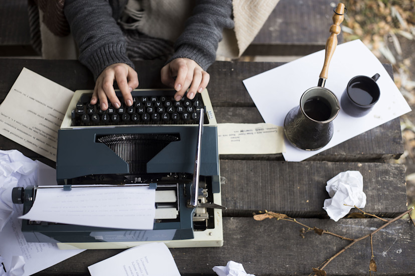 Poetry 101: What Is the Difference Between Blank Verse and Free Verse ...