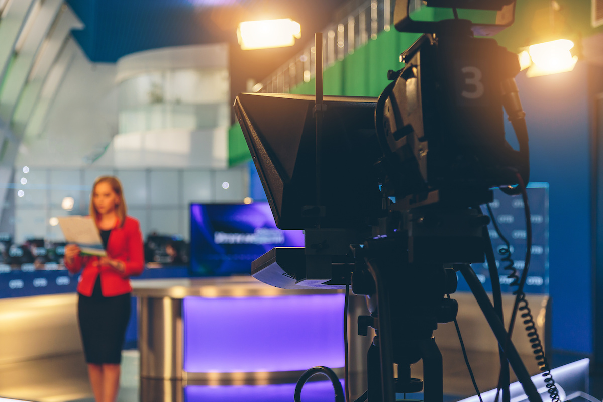 How to Become a Television News Anchor - 2022 - MasterClass