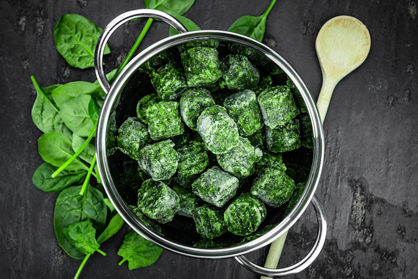 How to Thaw Frozen Spinach: 4 Spinach Defrosting Methods - 2025