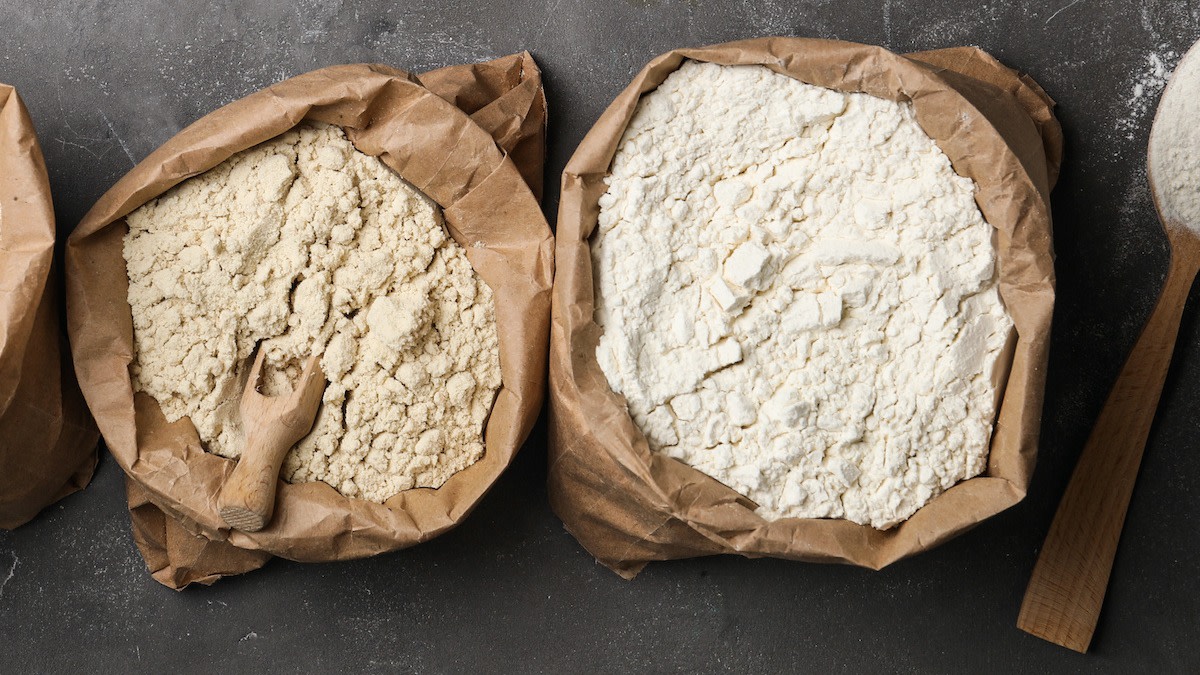 Cake Flour vs. Bread Flour What’s the Difference? 2022 MasterClass
