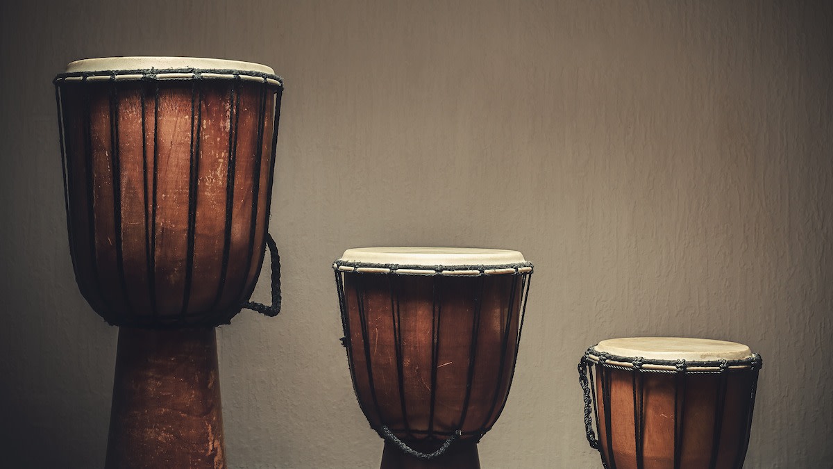 How to Play the Djembe A Beginner’s Guide to Djembe Drums 2022