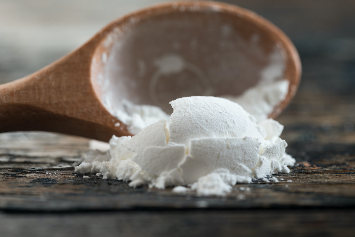 arrowroot-vs-cornstarch-how-to-use-the-powders-in-cooking-2022