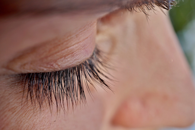 How to Grow Eyelashes Longer and Thicker at Home 5 Tips 2024