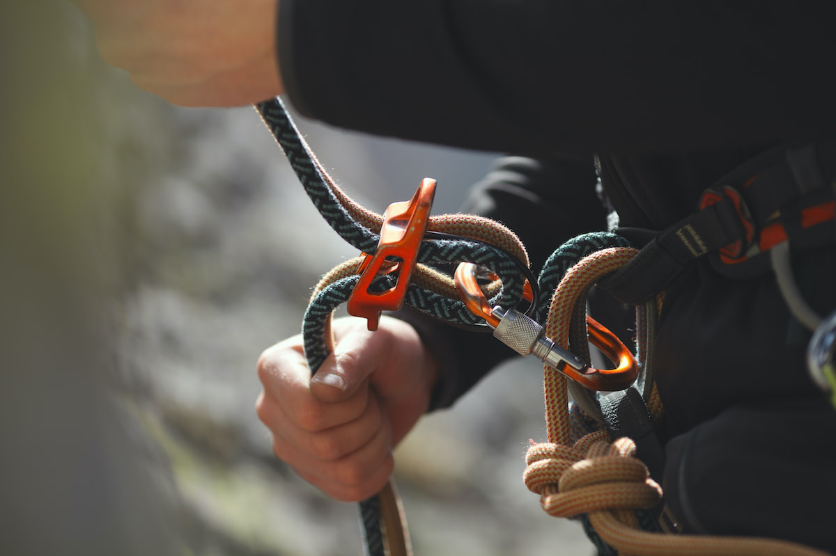 How to Belay a Rock Climber: 5 Safety Tips for Belaying - 2024 ...