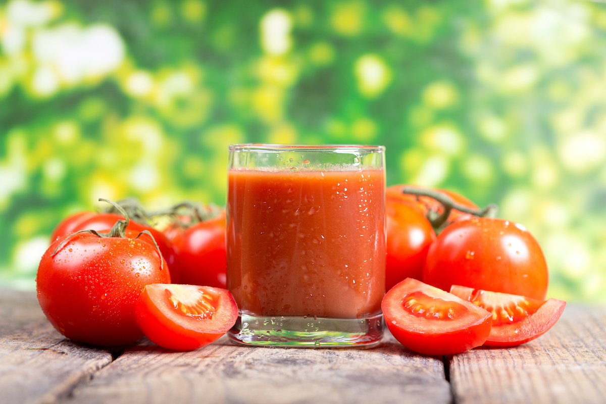 Tomato Juice Recipe: 4 Ways to Juice Tomatoes - 2022 - MasterClass