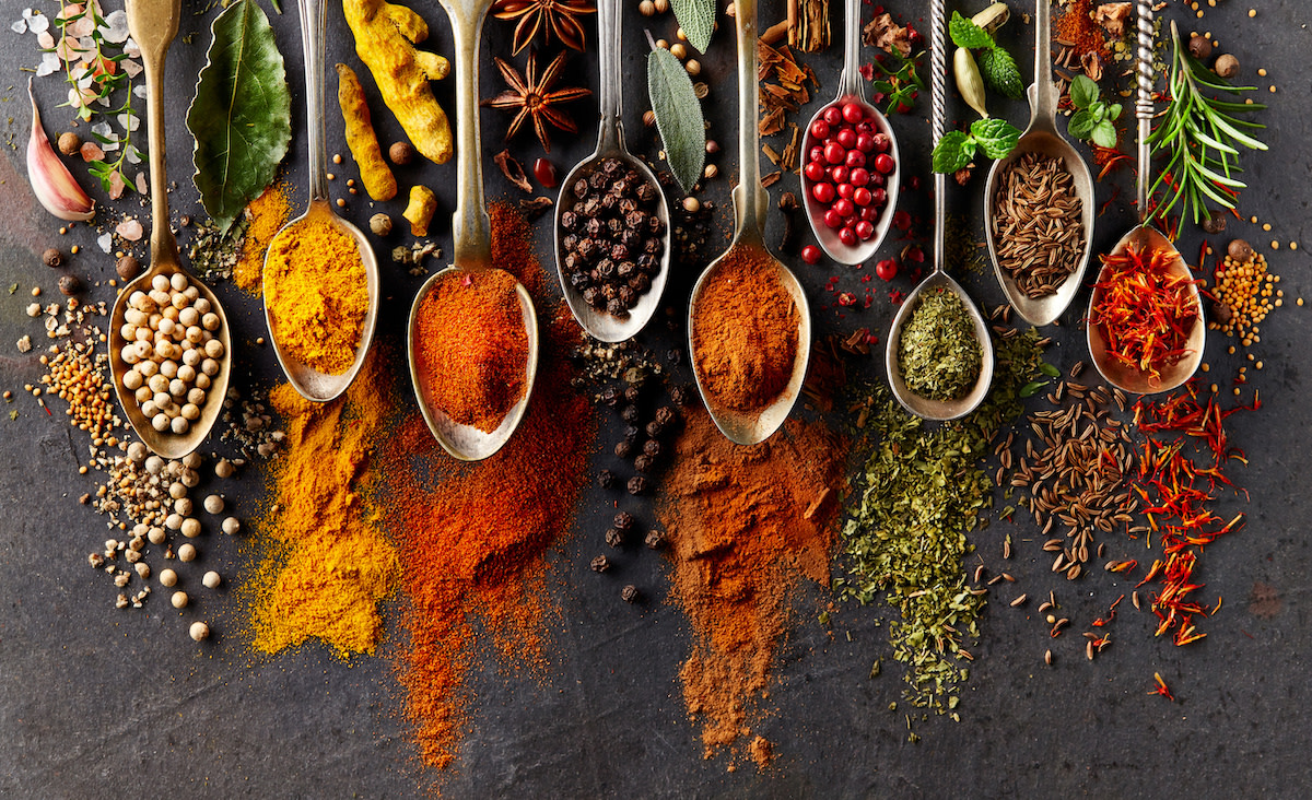 COOKING WITH SPICES AND SEEDS