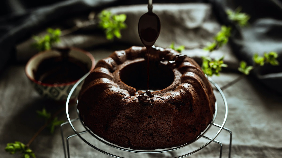 How to Frost a Bundt Cake 4 Types of Bundt Cake Frosting 2022