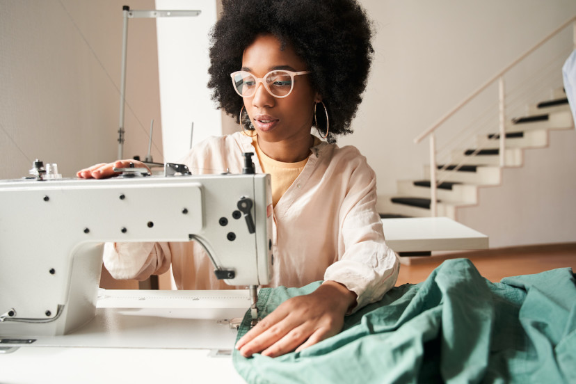 How to Hem a T-shirt in 9 Steps - 2024 - MasterClass