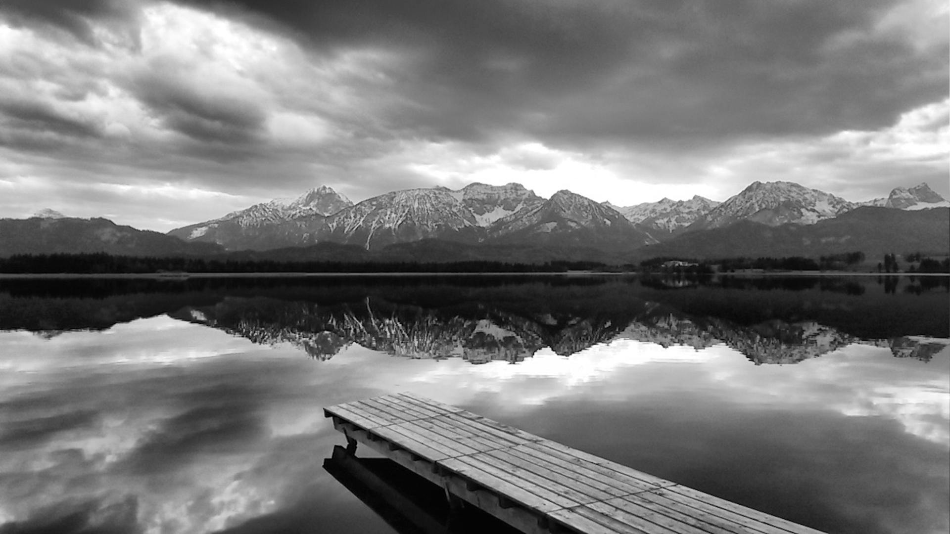 black-and-white-lake