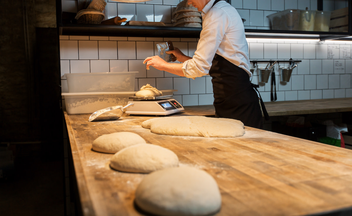 baking-bread-with-a-scale