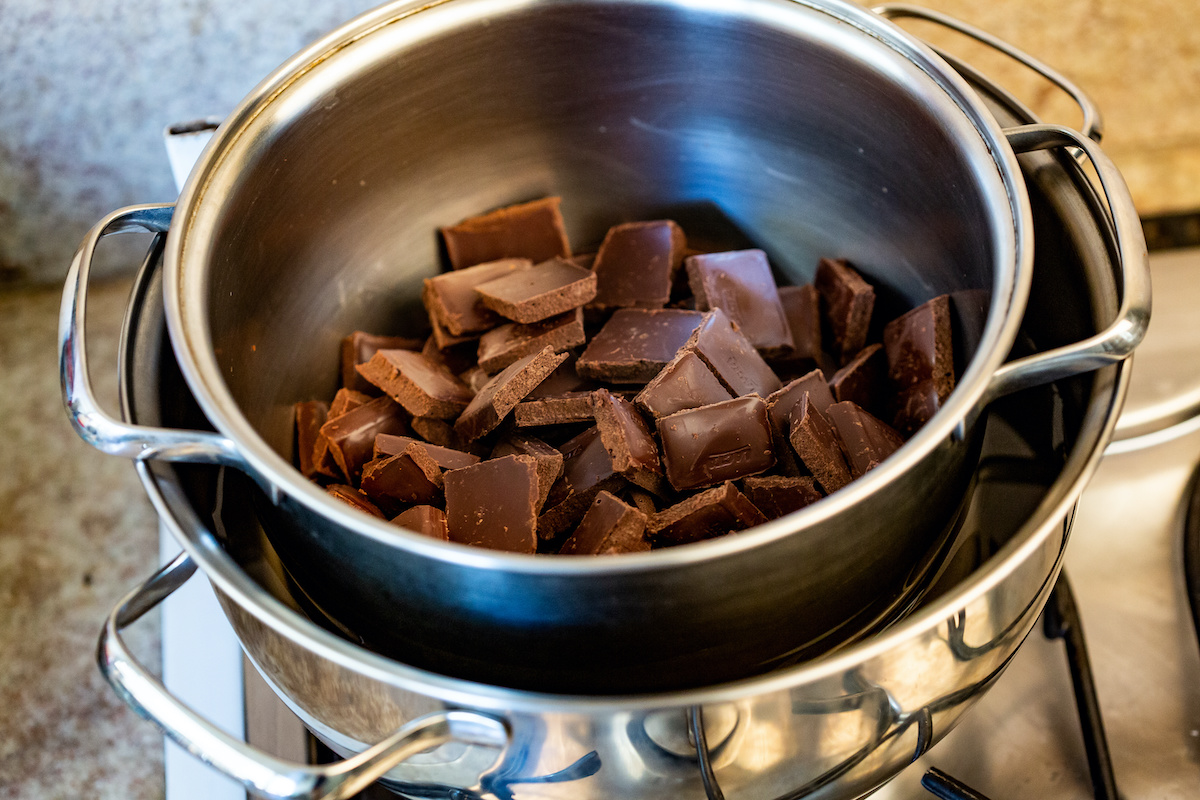 How To Make and Use a Double Boiler or Bain Marie -  -  Recipes, desserts and tips