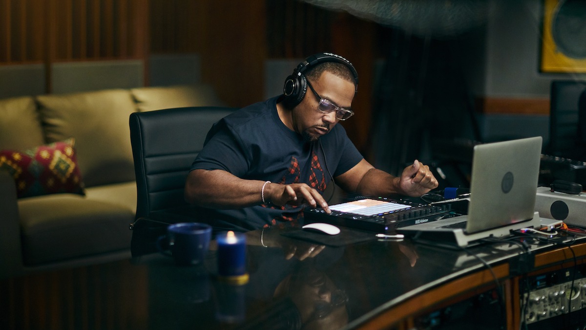 From Pharrell Williams to Dr. Dre: 7 Influential Artists Who Inspired  Timbaland - 2022 - MasterClass