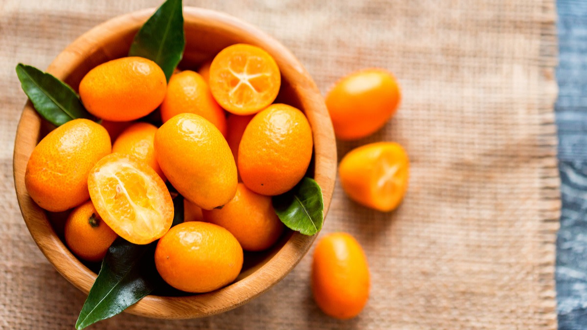 What Is a Kumquat? How to Eat Kumquats 2022 MasterClass