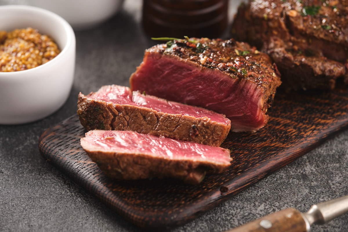 Beef Tenderloin vs. Filet Mignon What Are the Differences? 2022