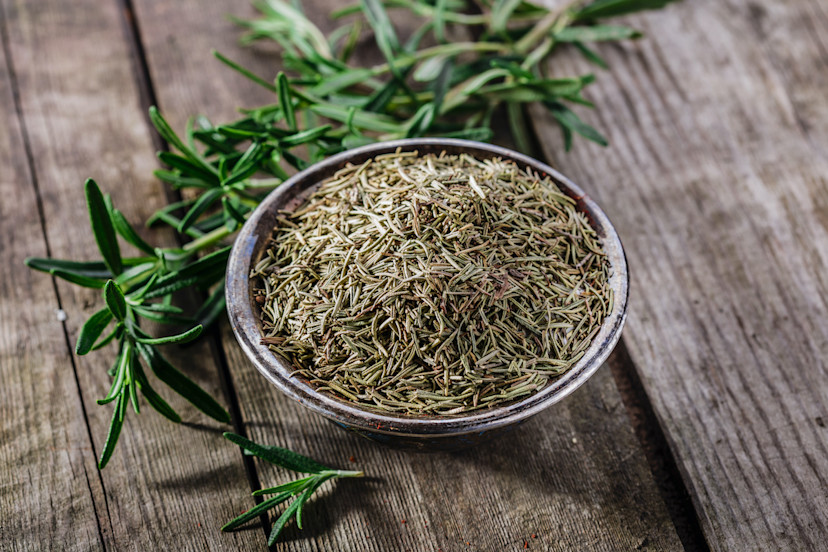How to Dry Fresh Rosemary 4 Rosemary Drying Methods 2024 MasterClass