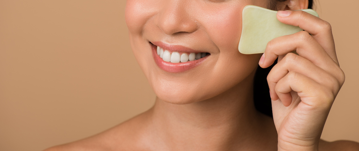 How to Use a Gua Sha: 5 Benefits of Gua Sha - 2026 - MasterClass