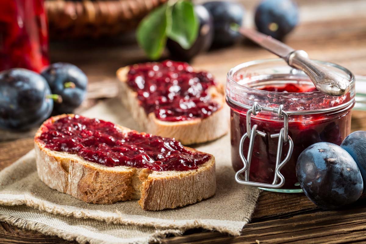 Jam on bread with berries