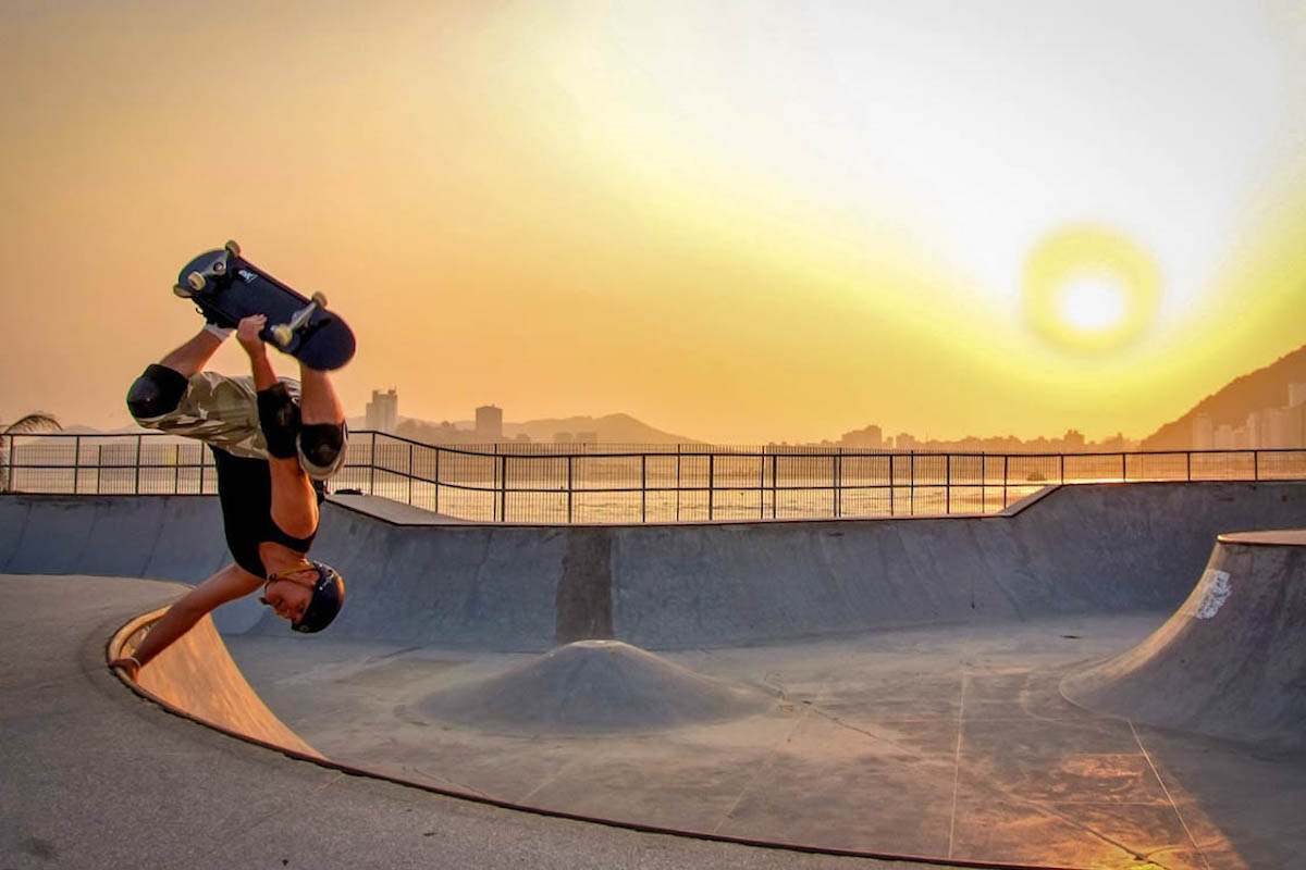 How to Do an Invert on a Skateboard in 6 Steps 2022 MasterClass