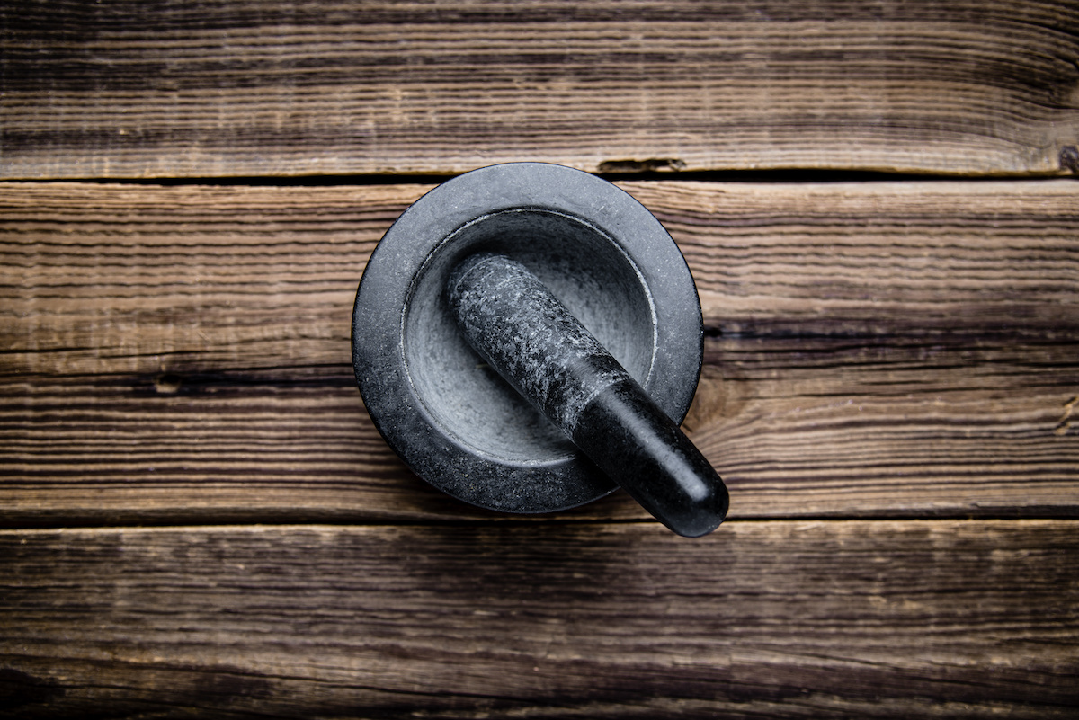 How to Season a Mortar and Pestle: Basics of the Kitchen Tool - 2026