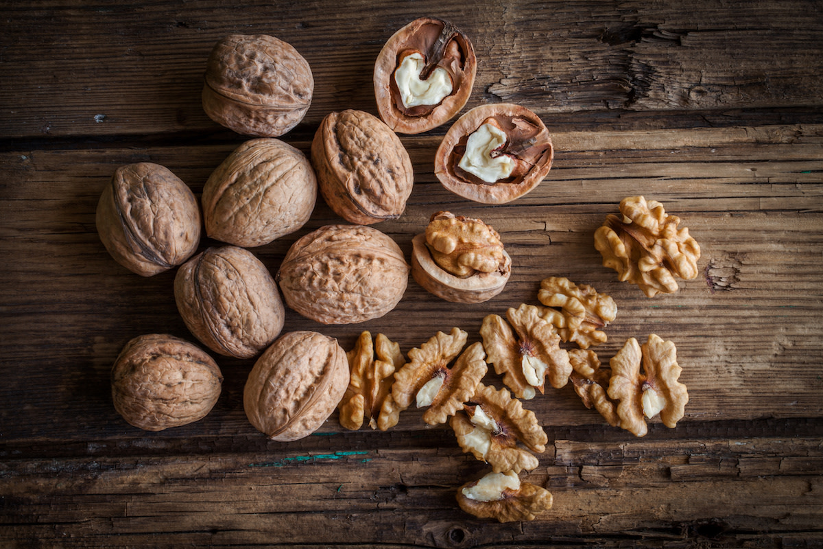 Complete Guide to Walnuts How to Toast Walnuts, Shell Walnuts