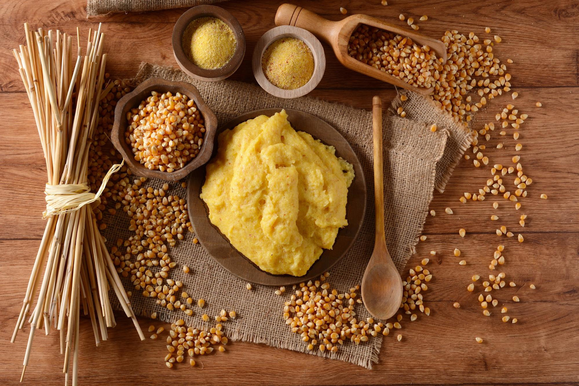 Polenta cooked and as a grain