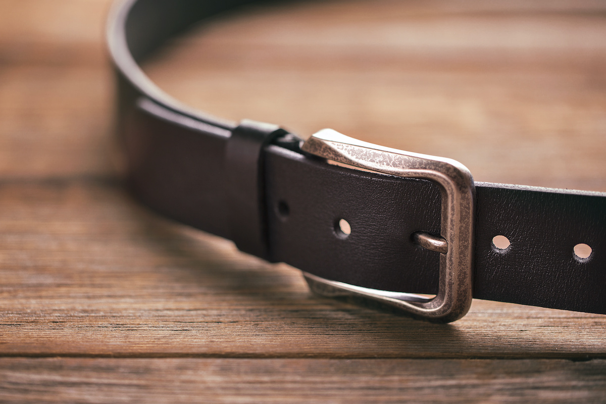 2 Tips to Wear Your Belt Right 