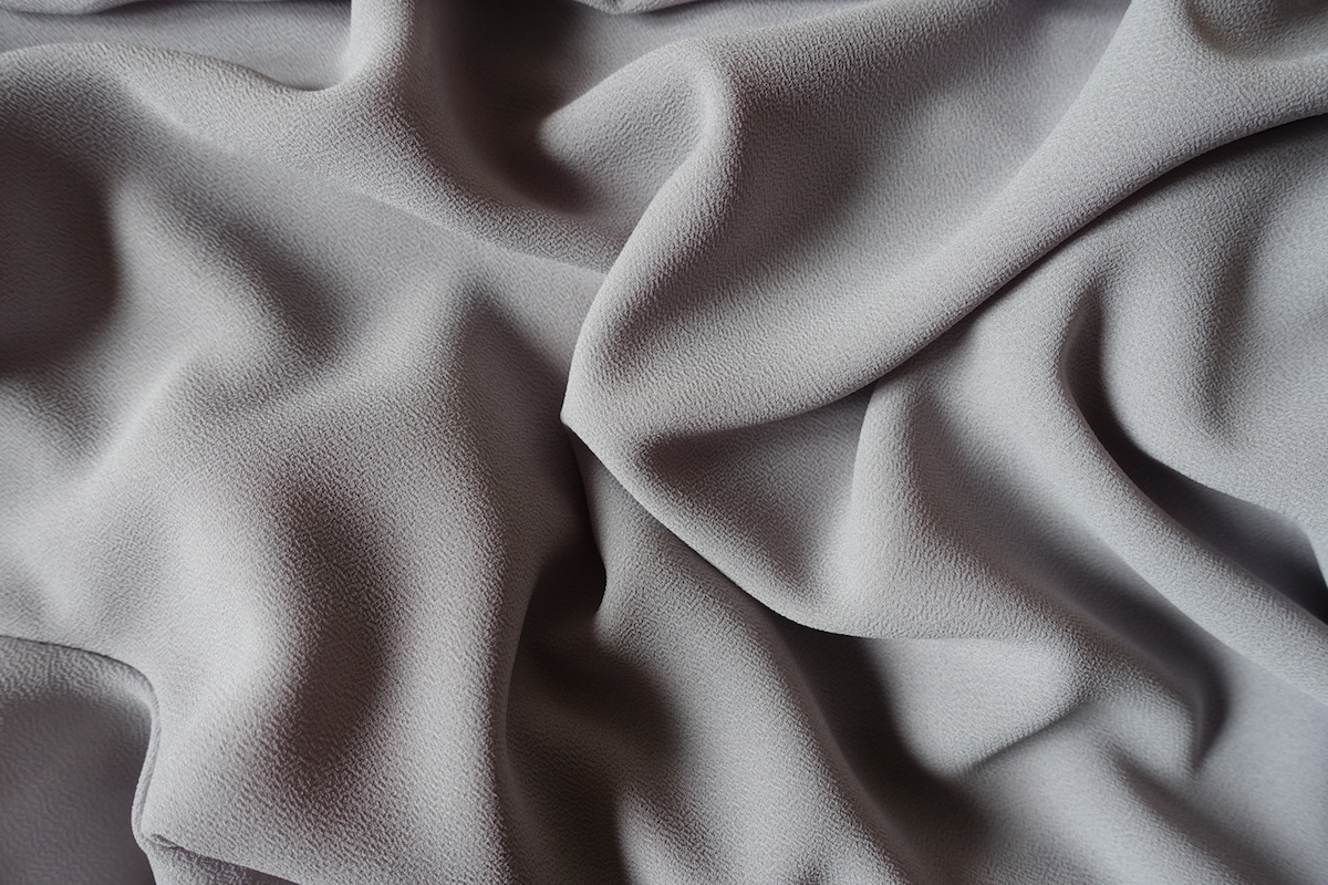 Crepe Fabric: what it is, uses, characteristics and more