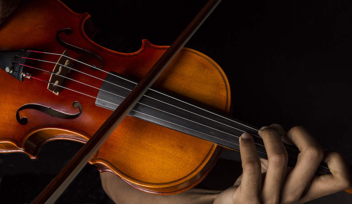 Violin 101: What Is Detaché? Learn About the Violin Technique and the Difference Between Detaché and - 2023 - MasterClass