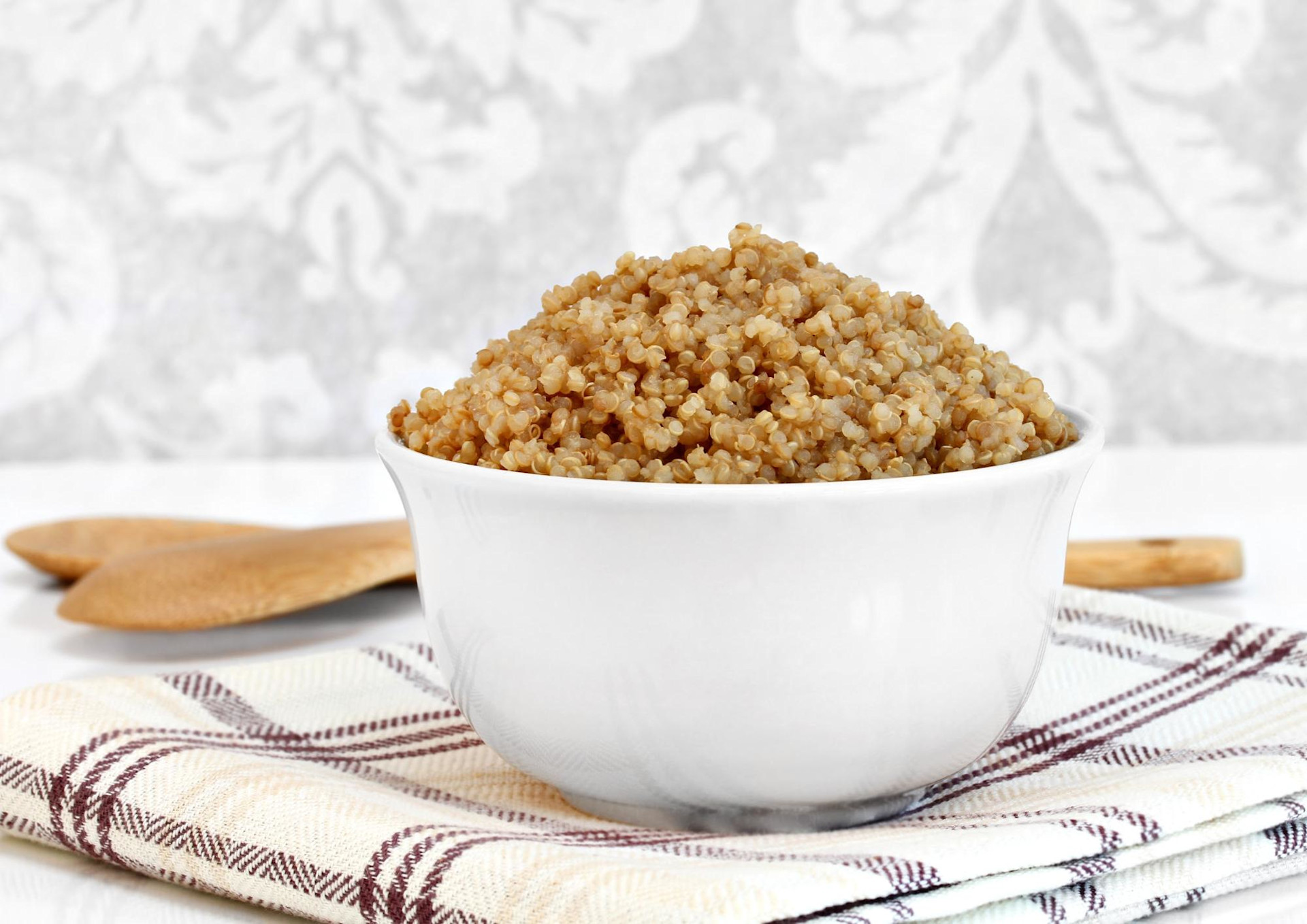 a bowl of cooked quinoa