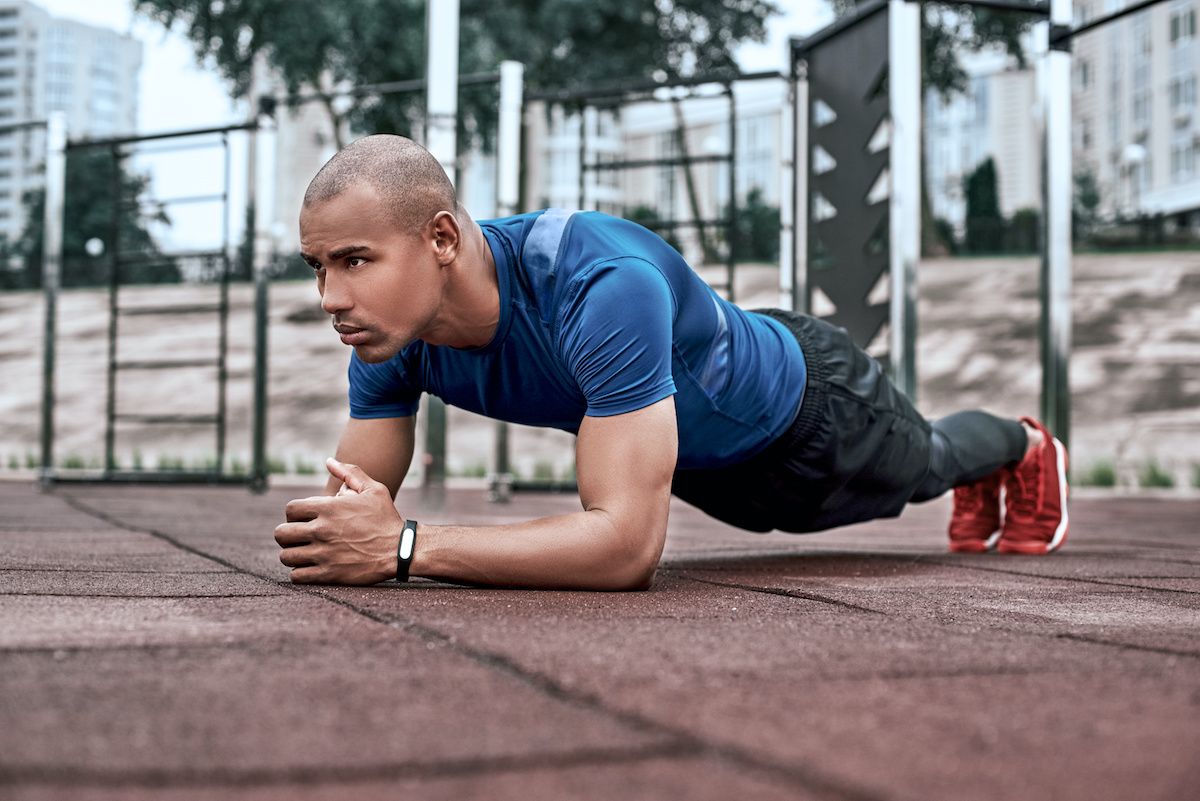 Plank crunches online exercise