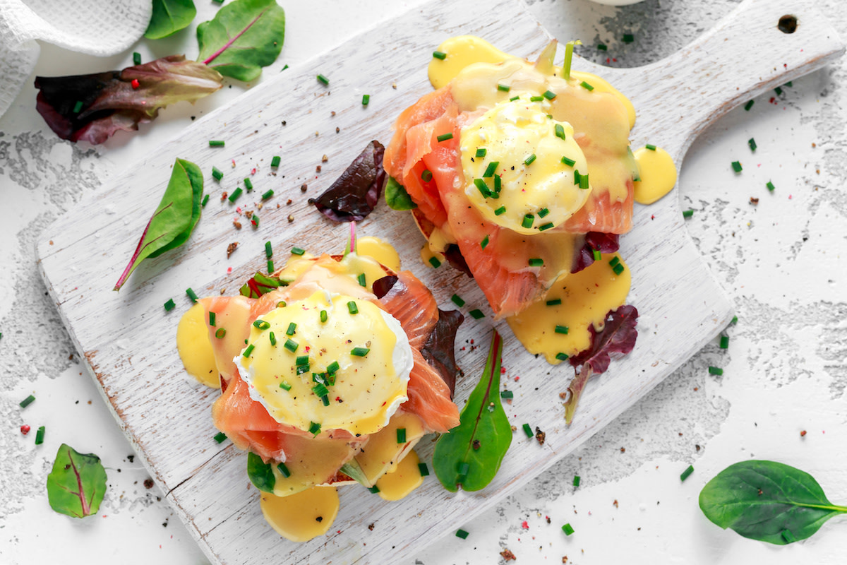 eggs benedict with smoked salmon