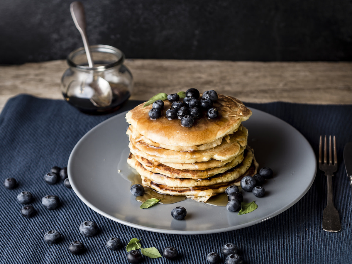 blueberry pancakes with syrup