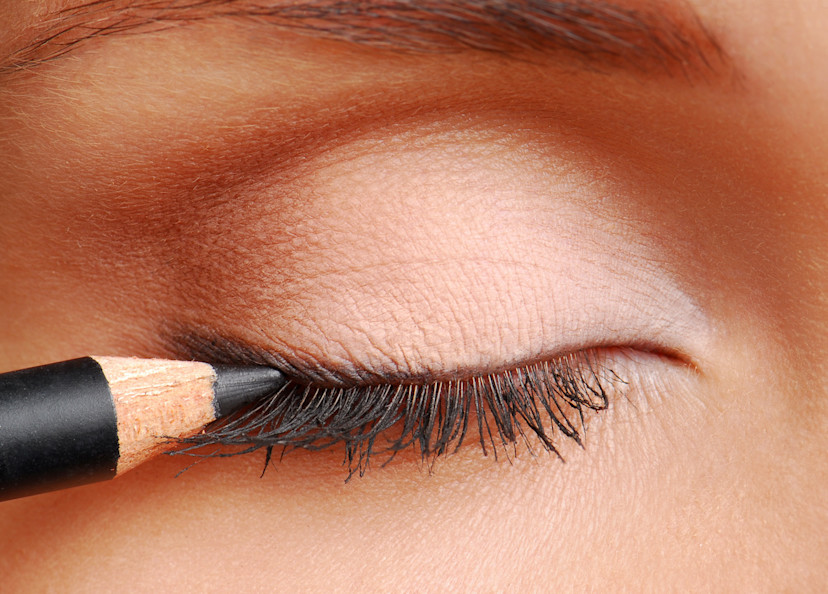 How to Apply Eyeliner Pencil in 4 Steps 2024 MasterClass