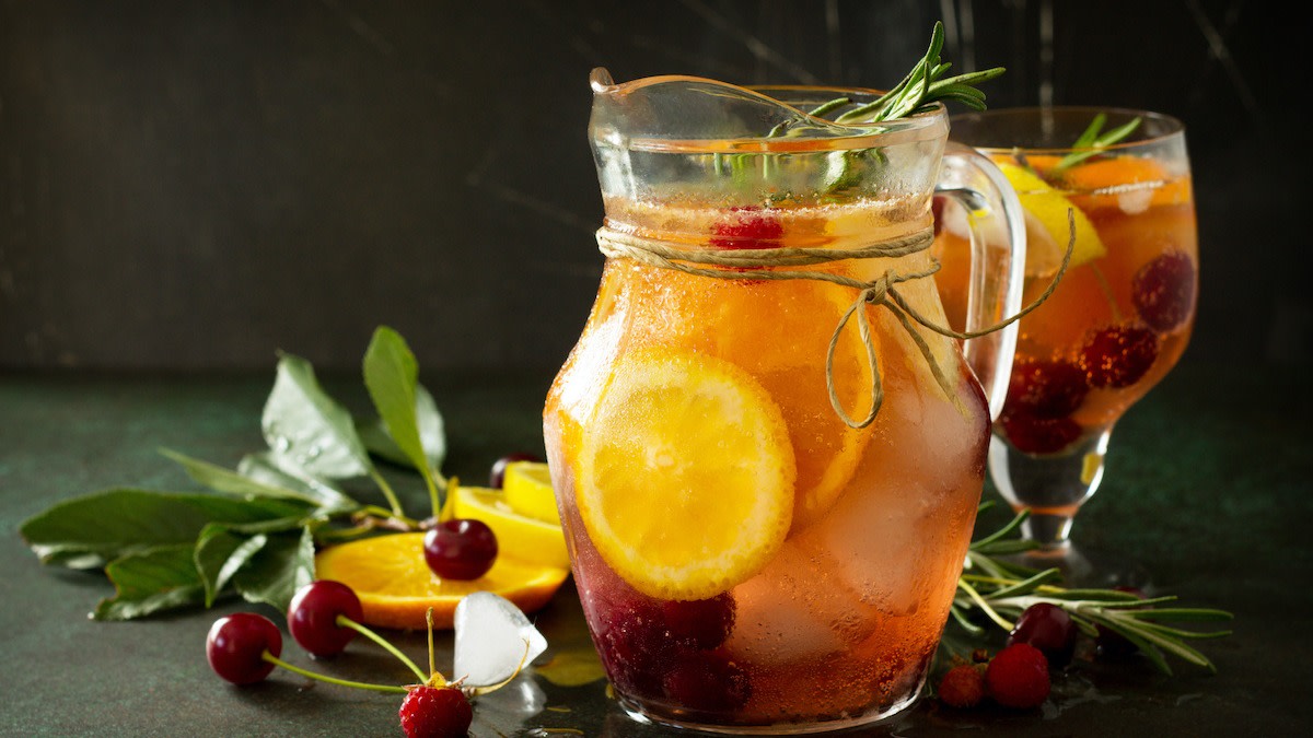 7 Punch Recipes: How to Make Party Punch 2025 MasterClass 7 Punch Recipes: How to Make Party Punch 2025 MasterClass