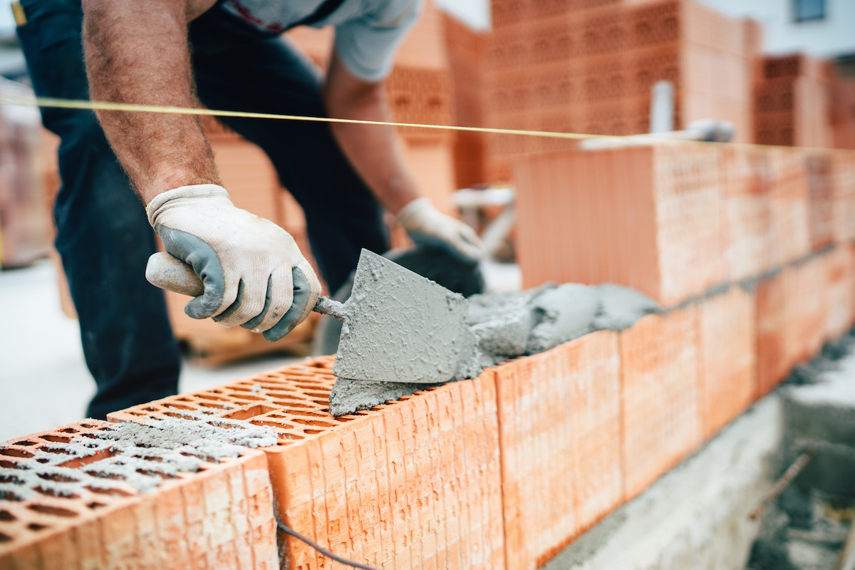 Concrete Vs Cement What S The Difference 2024 MasterClass   AdobeStock 211270603 