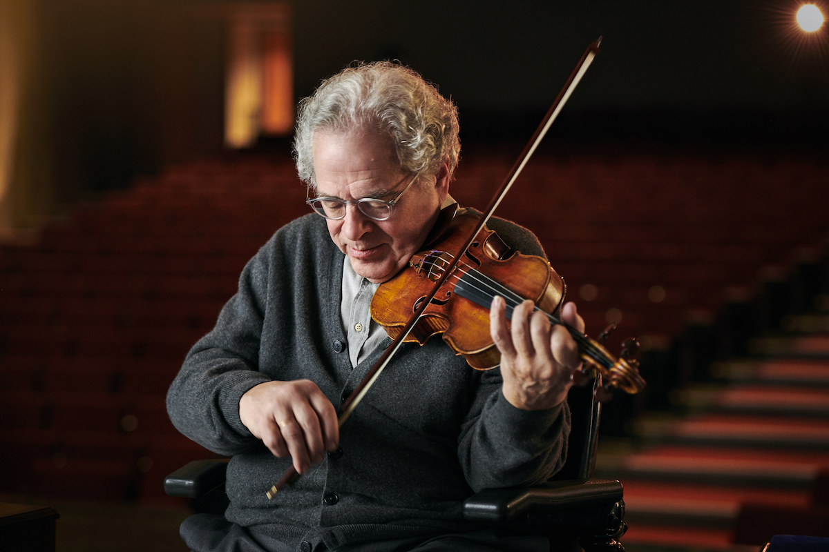 violinist-itzhak-perlman-s-tips-for-memorizing-music-learn-how-to