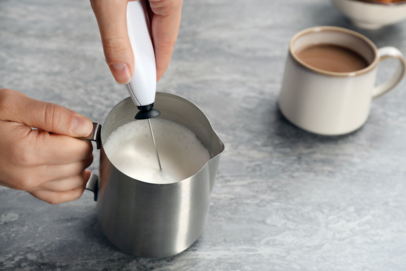 How to Steam Milk: 3 Ways to Steam Milk Without a Steam Wand - 2025 ...