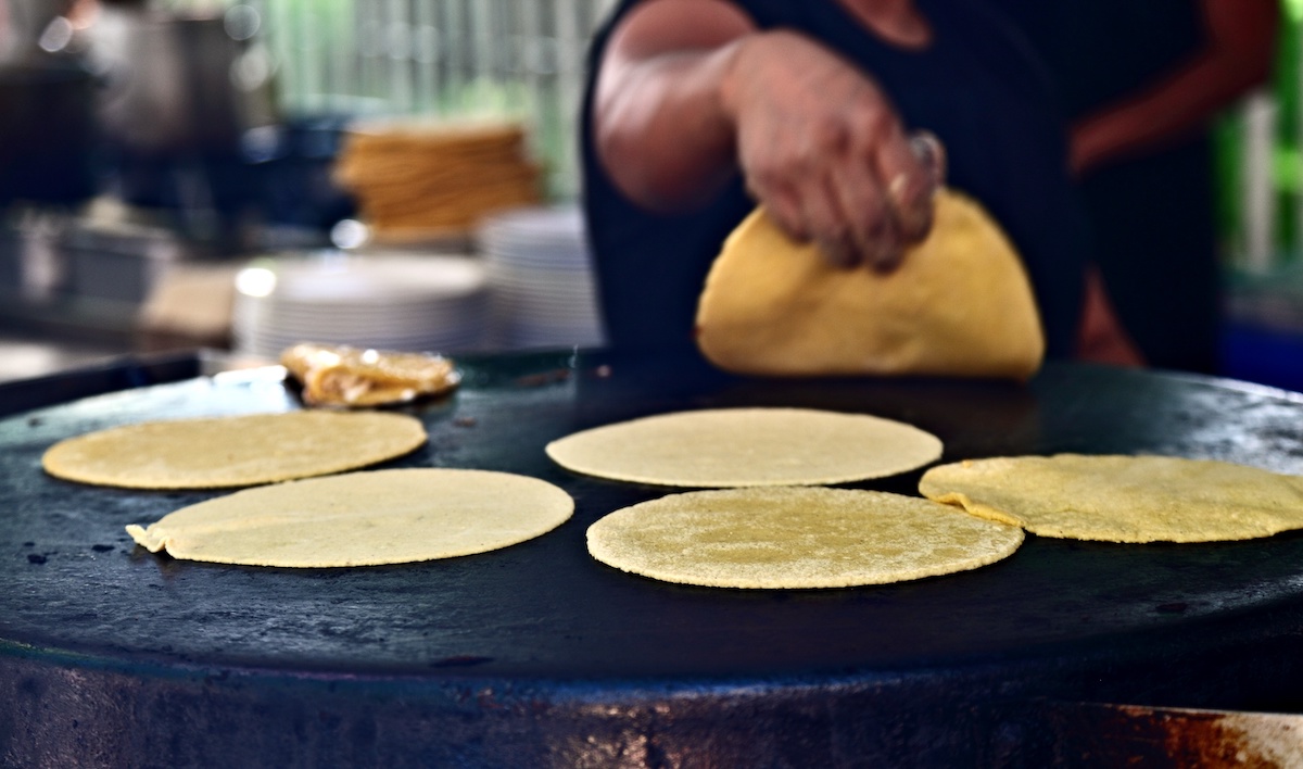 How to Use a Comal to Heat Tortillas - Delishably