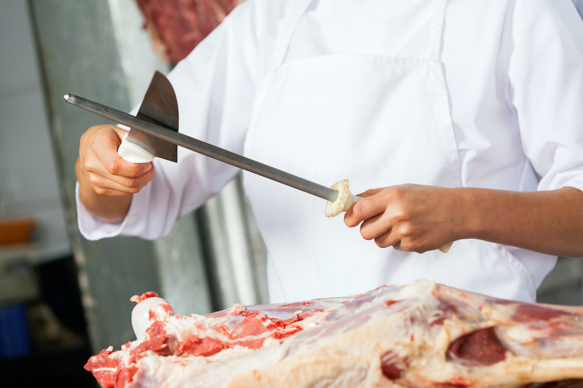 How to Hone a Knife in 6 Simple Steps - 2026 - MasterClass