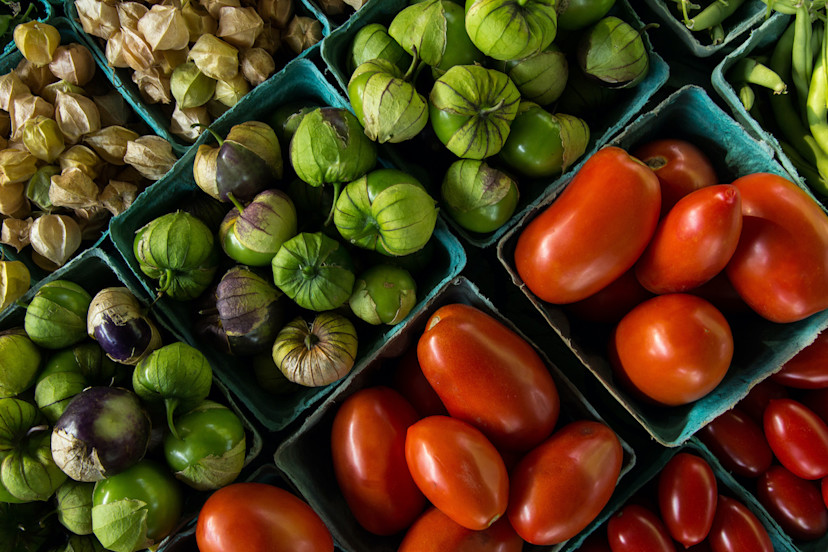 Tomatillos vs. Tomatoes Differences Between the Fruits 2024