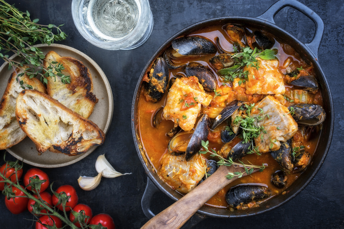 How to Make Bouillabaisse: Classic French Bouillabaisse Recipe - 2022 ...