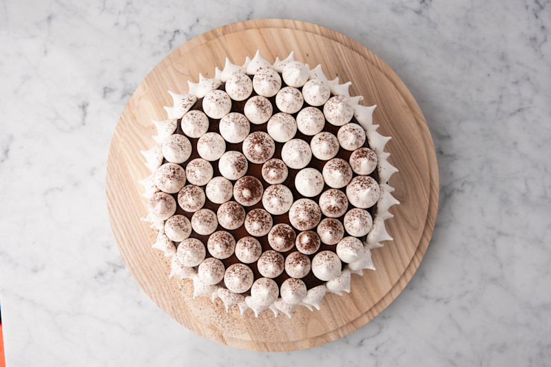 Ansel Chocolate Cake Meringues