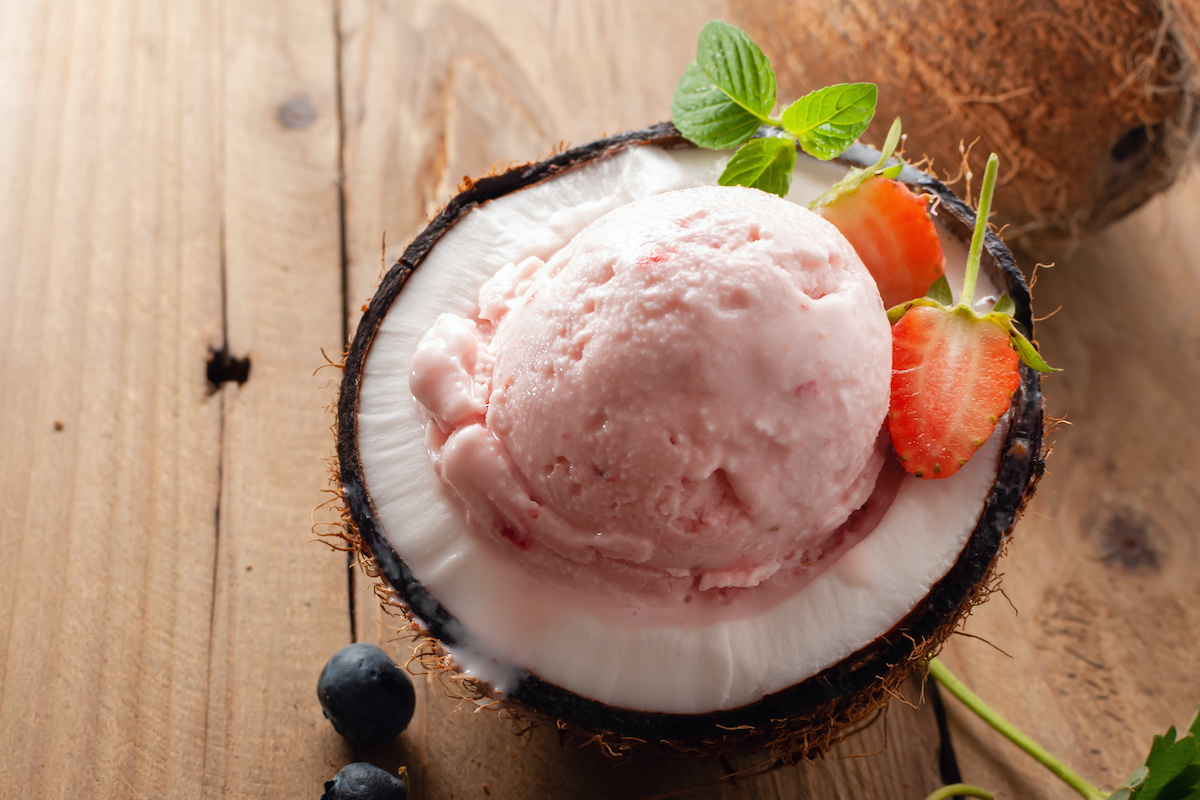 https://images.ctfassets.net/3s5io6mnxfqz/MksusOO3Yoz5Pk6vLFJNh/437b5c153dfd33121bedb0b71a39a344/coconut-milk-ice-cream-recipe.jpeg