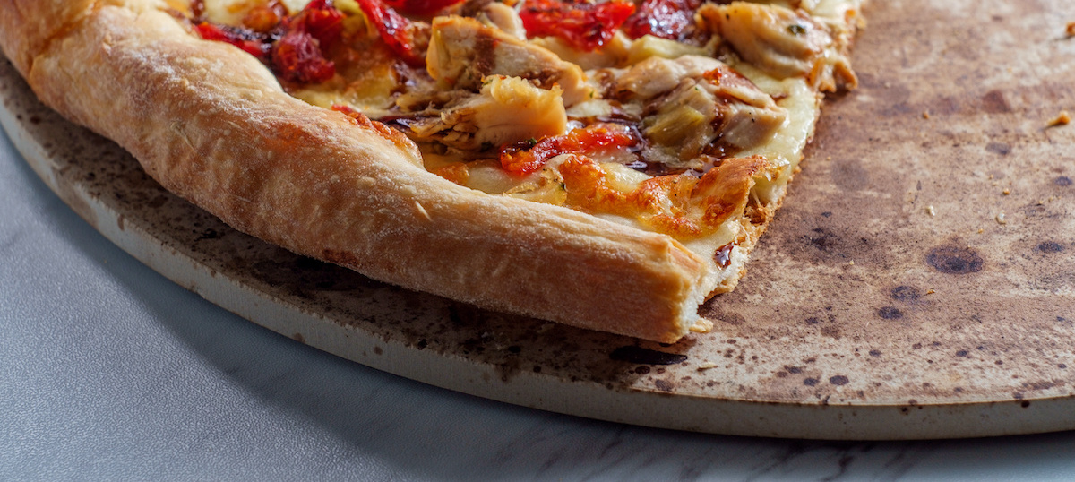 How to Use a Pizza Stone to Make Crispy Pizza at Home - 2026