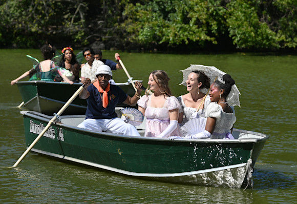 newsroom-romance_activations-boats