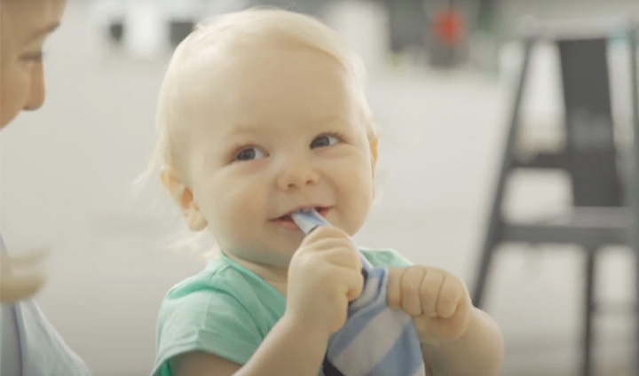 How To Soothe A Teething Baby: Pain Relief Tips | Pampers UK