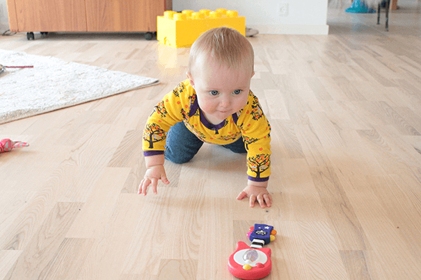 Toys to help store crawling